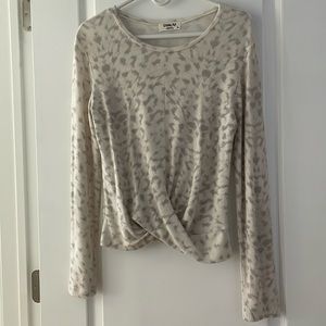 White and gray animal print sweater, great condition, size medium